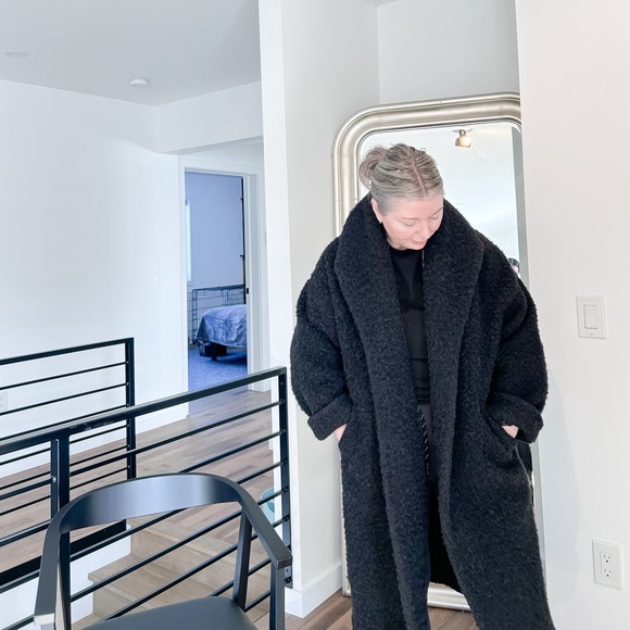 Babaton Oversized Wool Teddy Coat - Picture 6 of 14